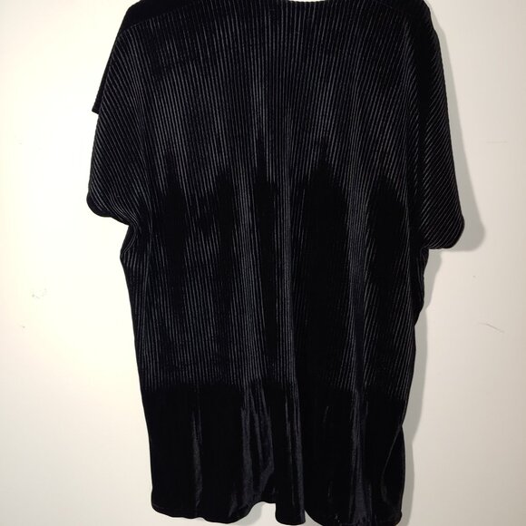 Do Everything in Love Open Cardigan Black Velvet with Subtle Stripes  One Size - Picture 5 of 6